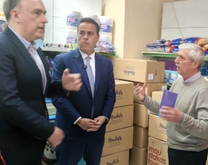 Ο Υπουργος Περιβάλλοντος στο Κοιν. Παντοπωλεό Δάφνης - Υμηττού